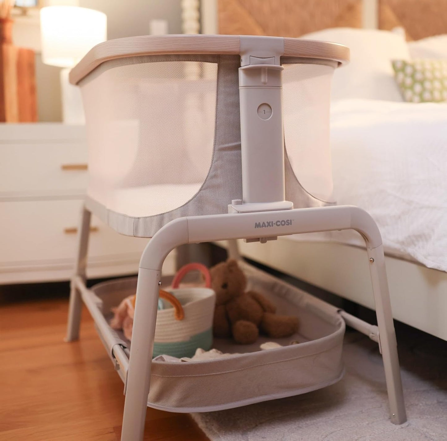 Iora Baby Bassinets Bedside Sleeper, Portable Bassinet, Infant Bedside Sleeper Crib, Height Adjustable, Breathable Mesh, Large Storage Basket, Classic Graphite