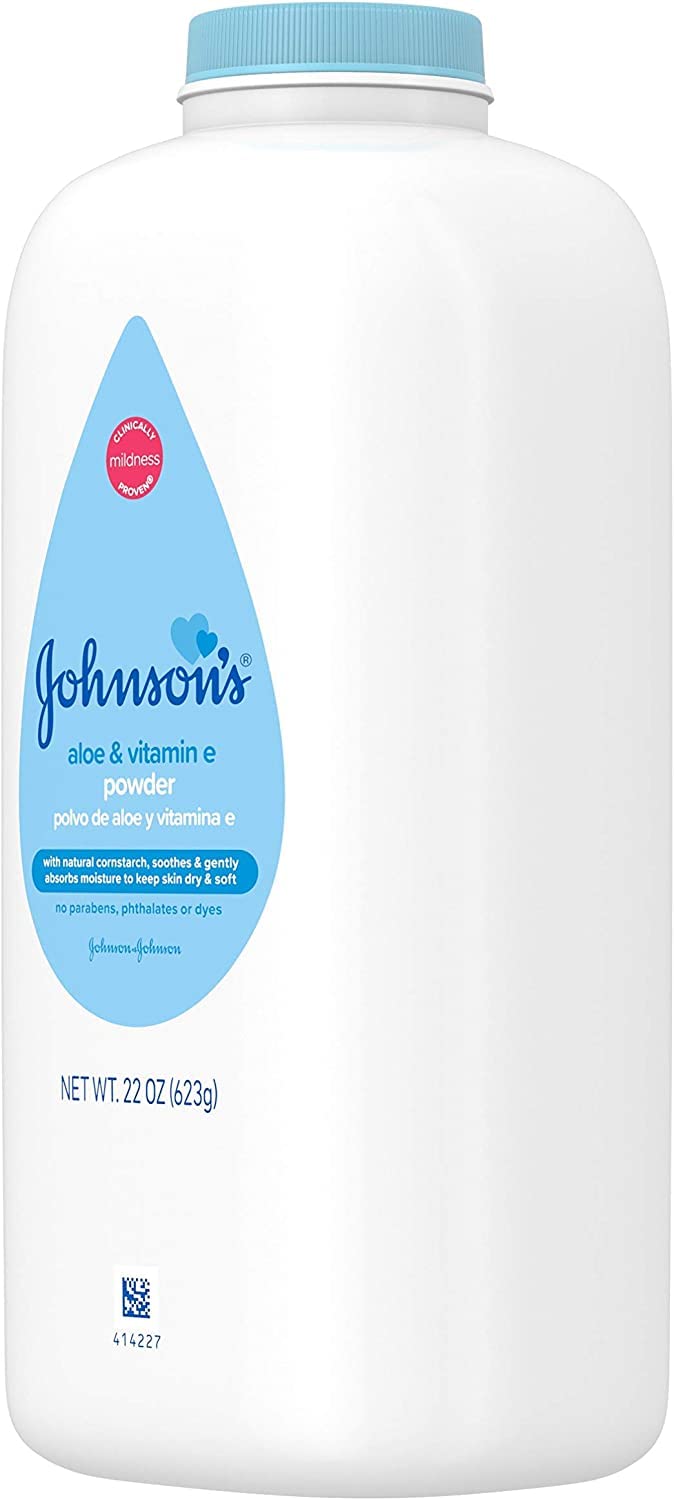Johnson's Baby Powder with Naturally Derived Cornstarch, Aloe & Vitamin E, 22 oz, 3 Pack