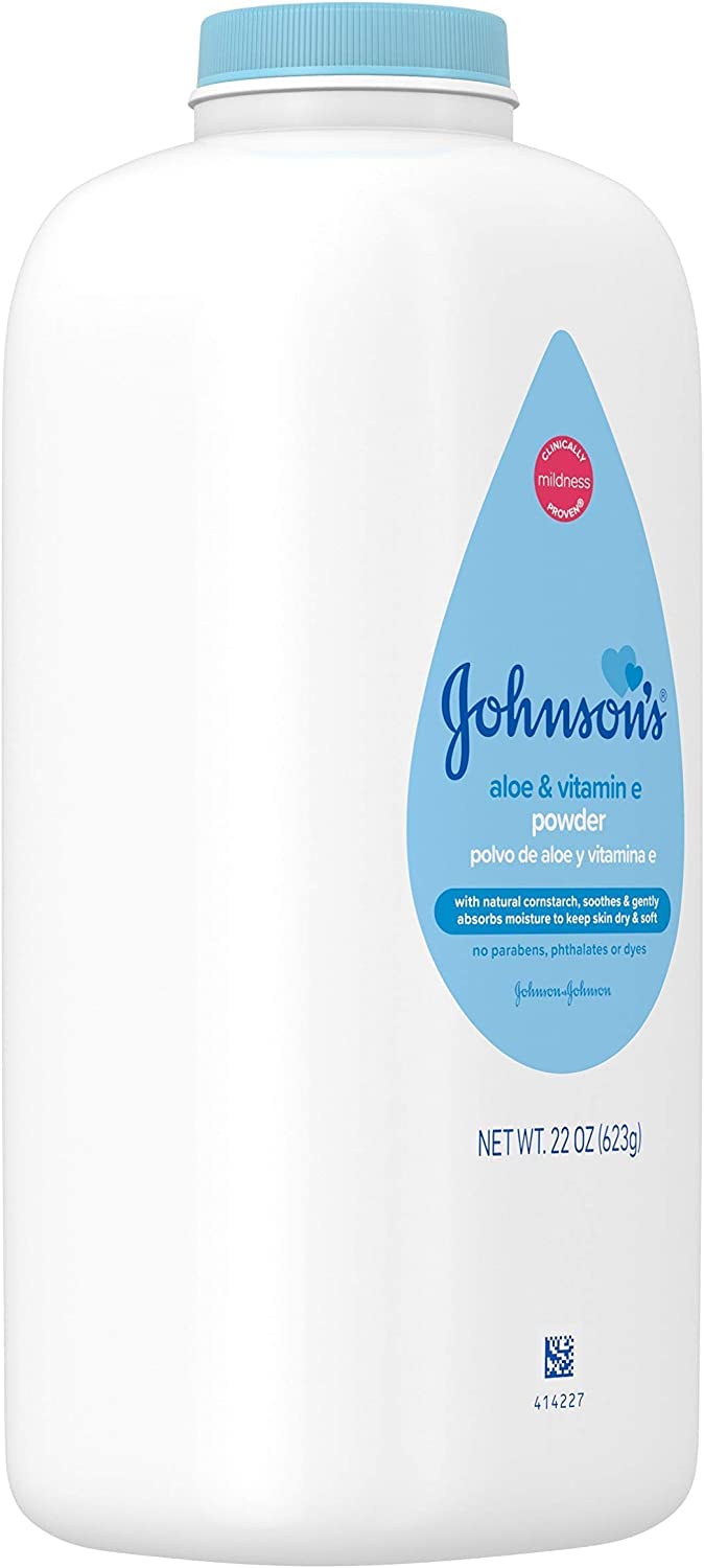 Johnson's Baby Powder with Naturally Derived Cornstarch, Aloe & Vitamin E, 22 oz, 3 Pack
