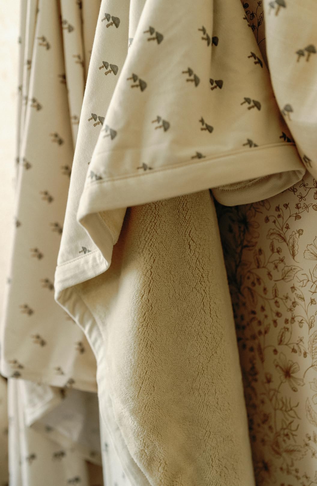 Oilo Baby Blanket, Luxury Soft Plush Backing & 100% Turkish Cotton Jersey Print