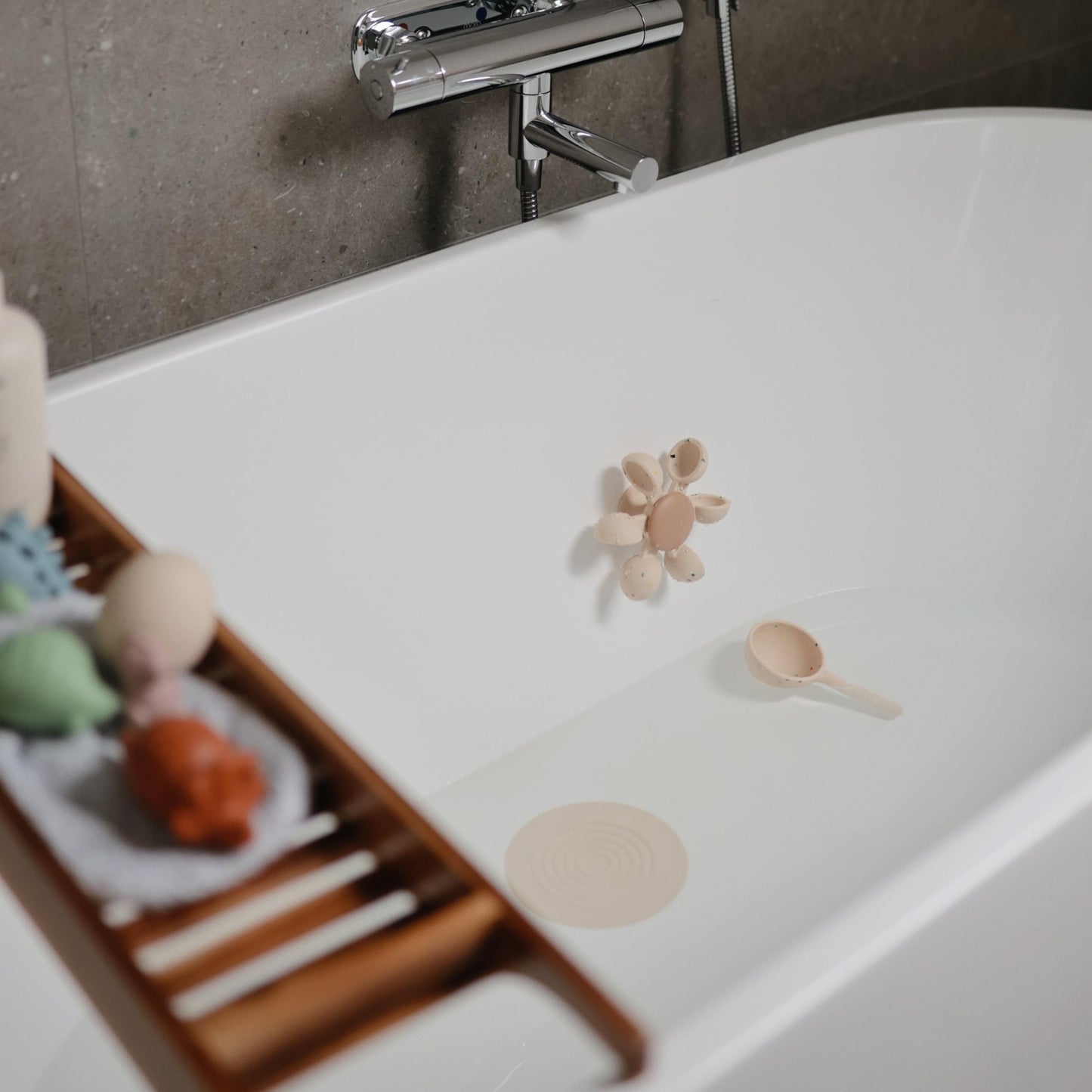 mushie Sunshine Suction Spinner Toy | Toddler Sensory Toys for Bath & Play