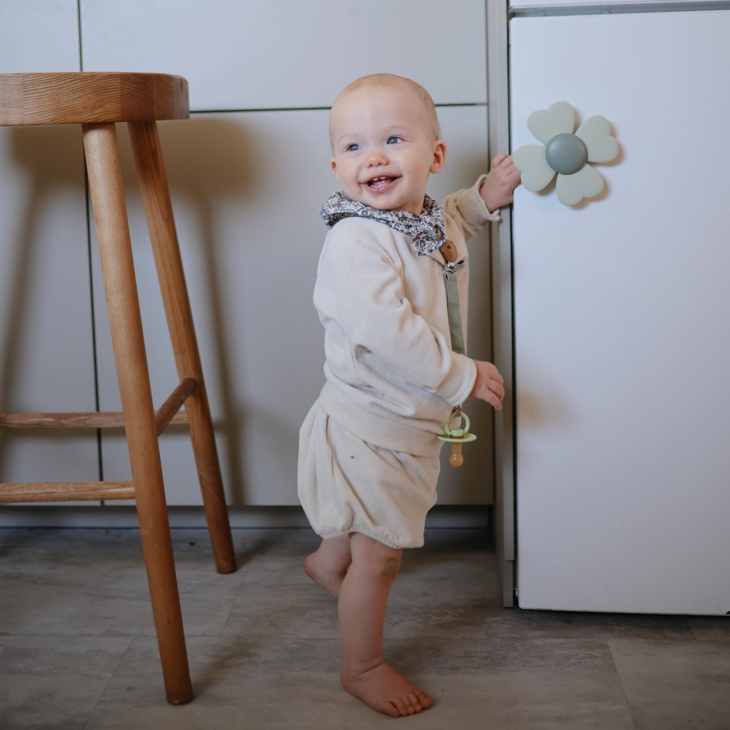 mushie Sunshine Suction Spinner Toy | Toddler Sensory Toys for Bath & Play