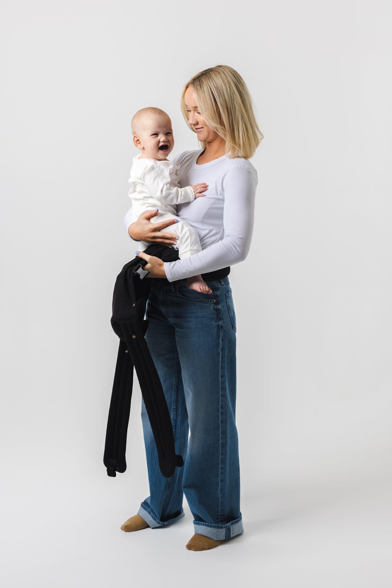 Mabē Monarch Ergonomic Baby Carrier – Premium Cotton Soft Structured Newborn to Toddler Carrier with Hip-Healthy Design, 3 Carry Positions (7-35lbs), Lightweight & Breathable, (Ivory)