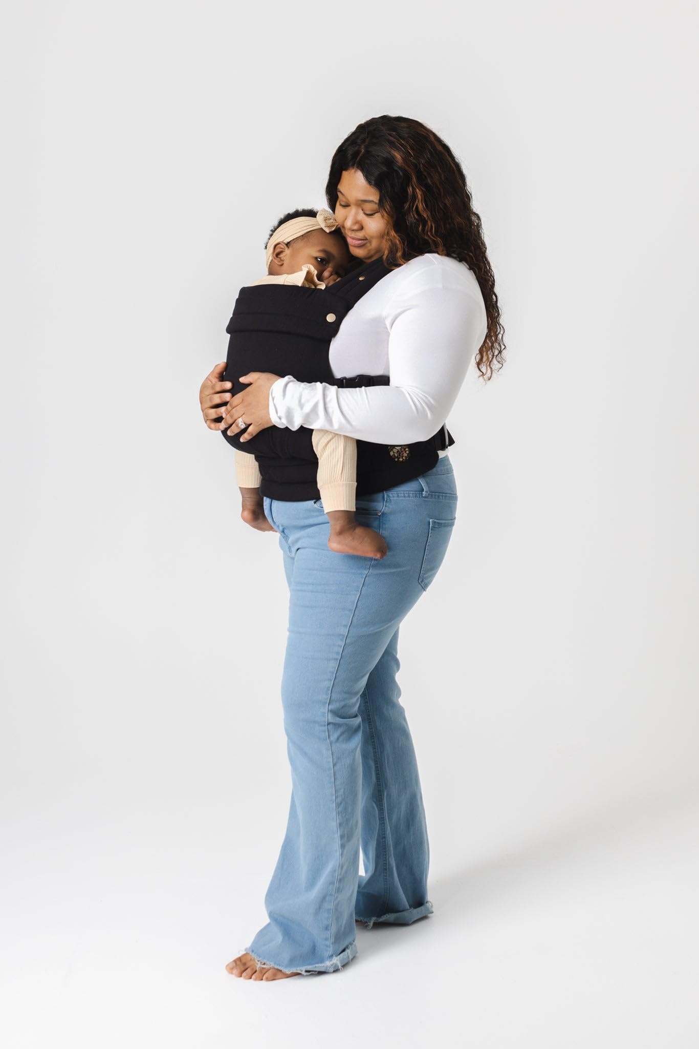 Mabē Monarch Ergonomic Baby Carrier – Premium Cotton Soft Structured Newborn to Toddler Carrier with Hip-Healthy Design, 3 Carry Positions (7-35lbs), Lightweight & Breathable, (Ivory)