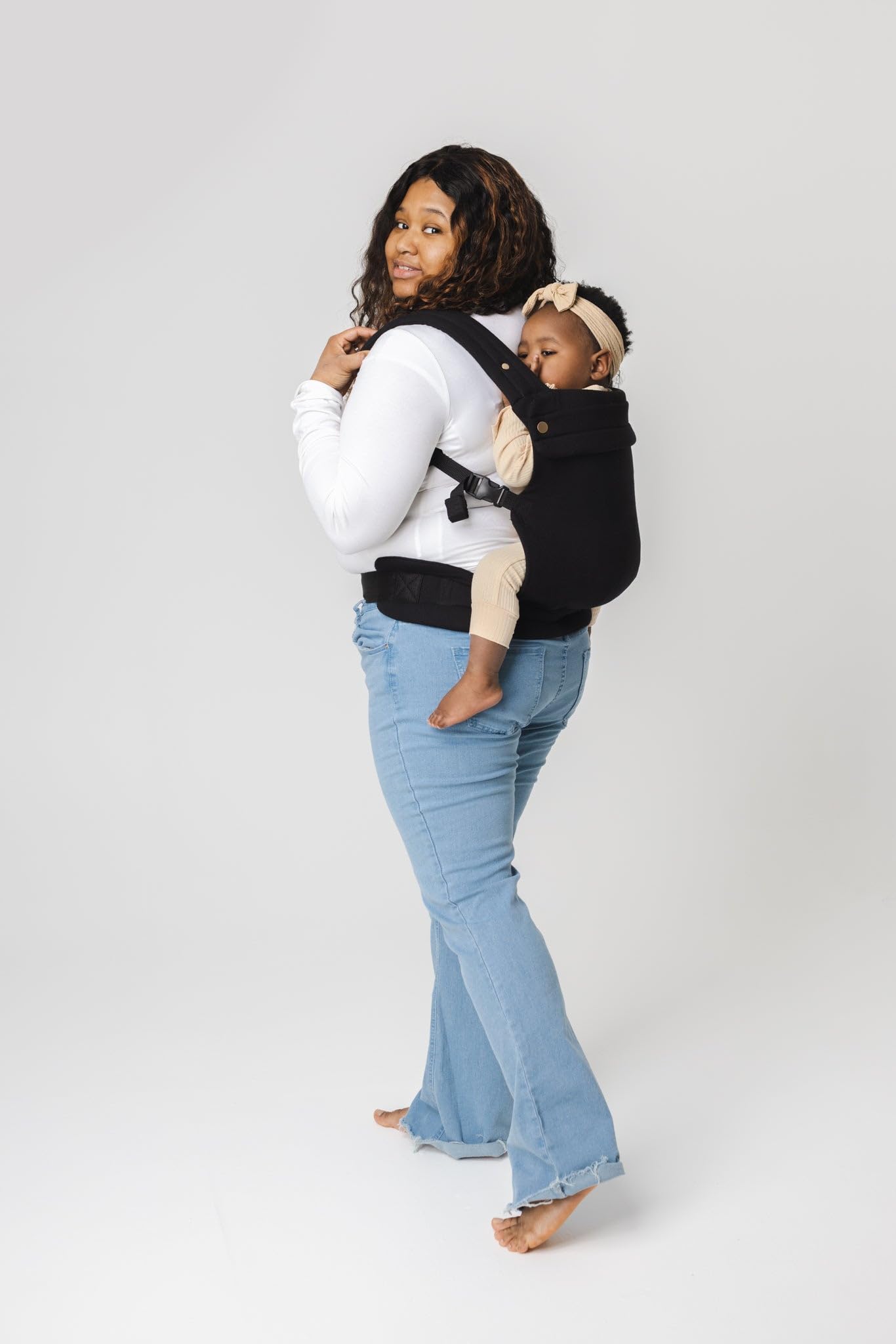 Mabē Monarch Ergonomic Baby Carrier – Premium Cotton Soft Structured Newborn to Toddler Carrier with Hip-Healthy Design, 3 Carry Positions (7-35lbs), Lightweight & Breathable, (Ivory)