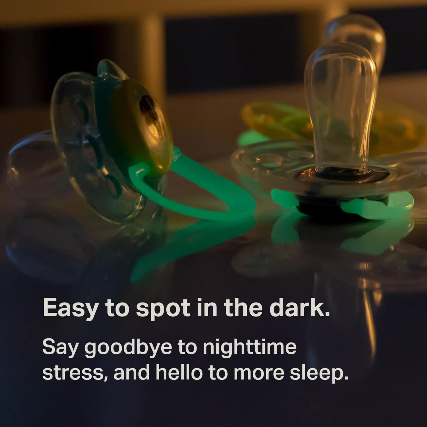 Tommee Tippee Night Time Pacifier, 6-18 Months, BPA-Free Binkies, Glow in The Dark Technology