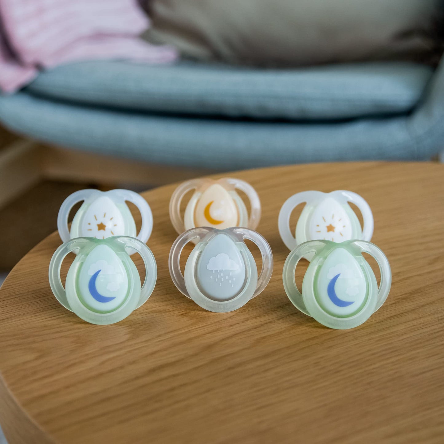 Tommee Tippee Night Time Pacifier, 6-18 Months, BPA-Free Binkies, Glow in The Dark Technology