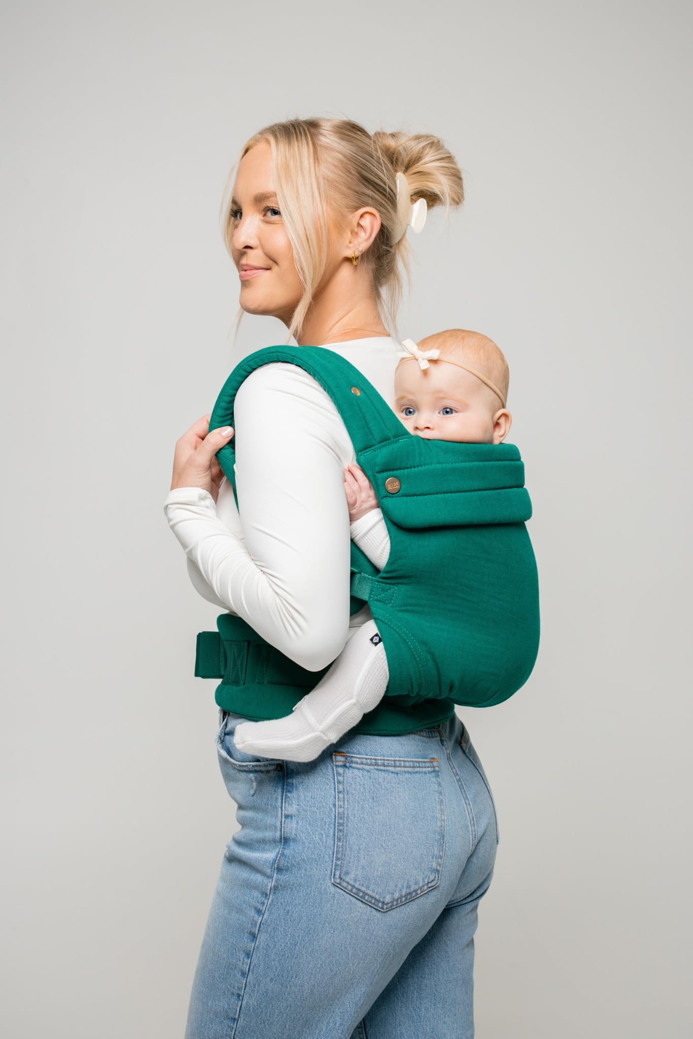 Mabē Monarch Ergonomic Baby Carrier – Premium Cotton Soft Structured Newborn to Toddler Carrier with Hip-Healthy Design, 3 Carry Positions (7-35lbs), Lightweight & Breathable, (Ivory)