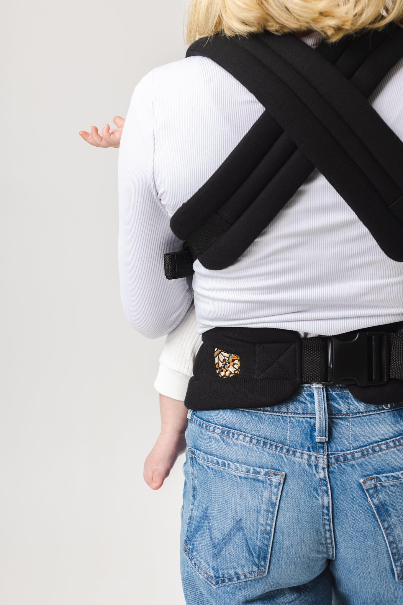 Mabē Monarch Ergonomic Baby Carrier – Premium Cotton Soft Structured Newborn to Toddler Carrier with Hip-Healthy Design, 3 Carry Positions (7-35lbs), Lightweight & Breathable, (Ivory)