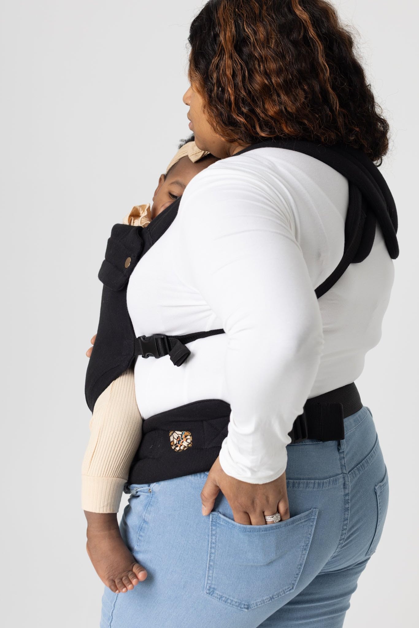 Mabē Monarch Ergonomic Baby Carrier – Premium Cotton Soft Structured Newborn to Toddler Carrier with Hip-Healthy Design, 3 Carry Positions (7-35lbs), Lightweight & Breathable, (Ivory)