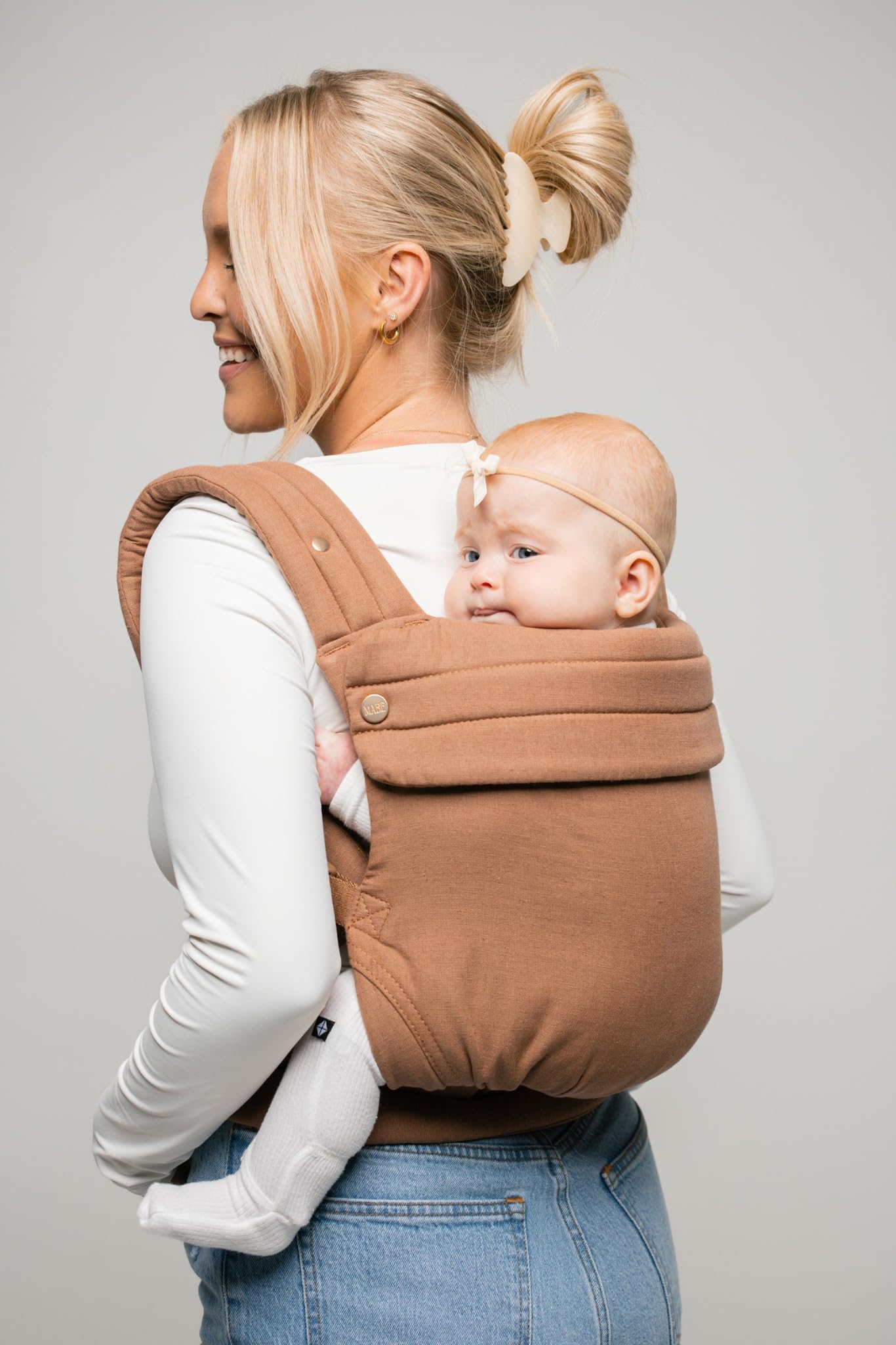 Mabē Monarch Ergonomic Baby Carrier – Premium Cotton Soft Structured Newborn to Toddler Carrier with Hip-Healthy Design, 3 Carry Positions (7-35lbs), Lightweight & Breathable, (Ivory)