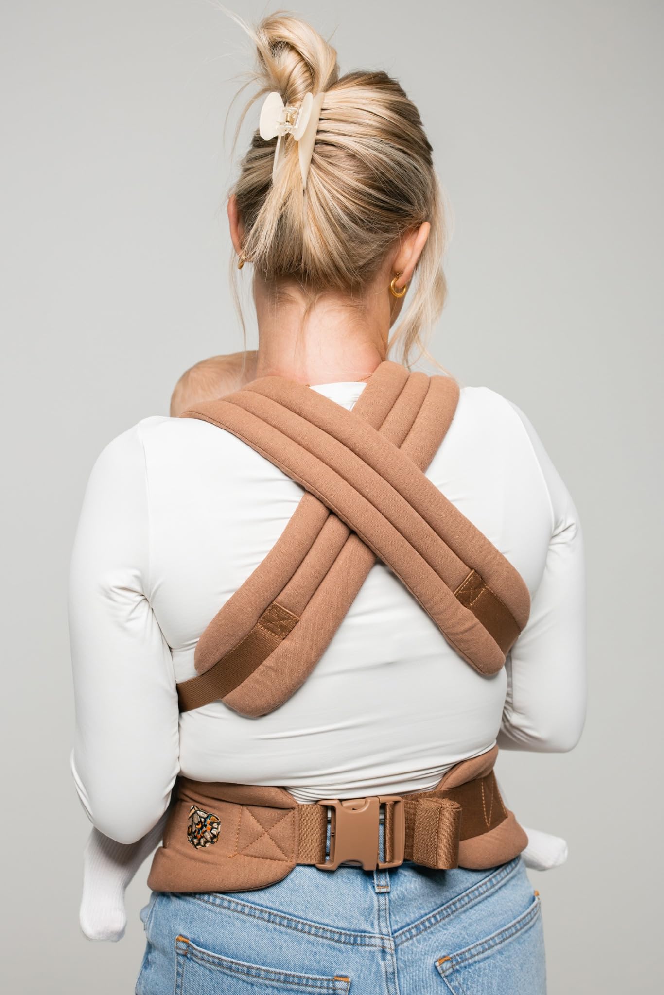 Mabē Monarch Ergonomic Baby Carrier – Premium Cotton Soft Structured Newborn to Toddler Carrier with Hip-Healthy Design, 3 Carry Positions (7-35lbs), Lightweight & Breathable, (Ivory)