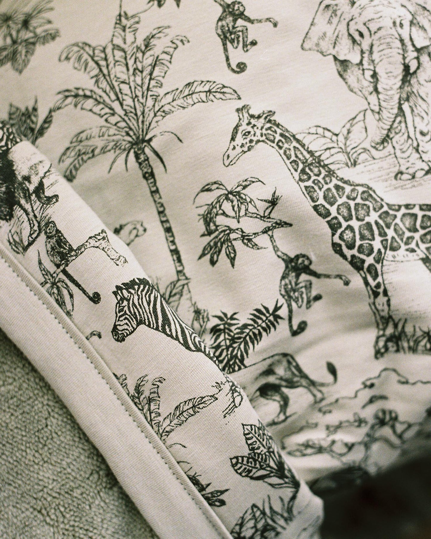 Oilo Baby Blanket, Luxury Soft Plush Backing & 100% Turkish Cotton Jersey Print