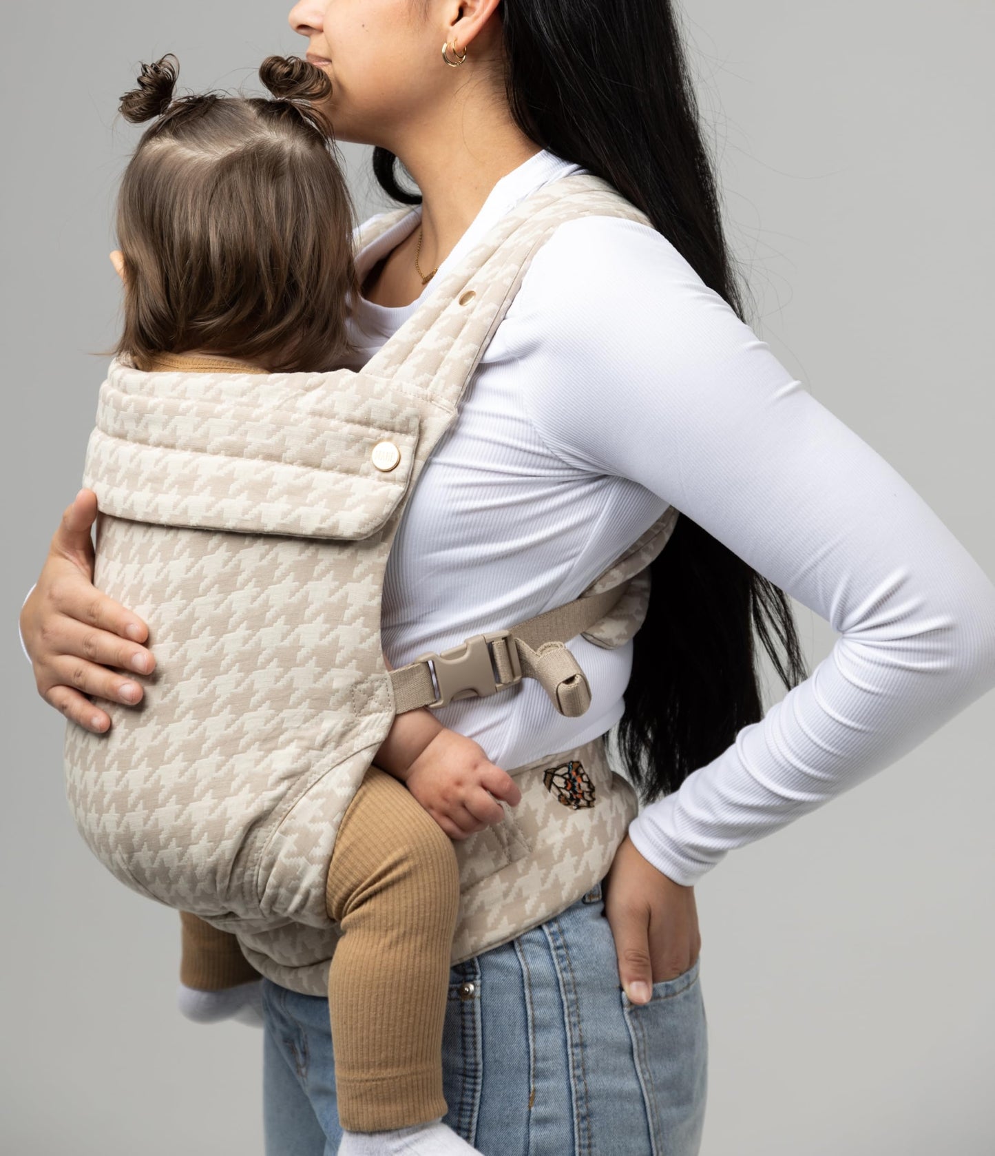 Mabē Monarch Ergonomic Baby Carrier – Premium Cotton Soft Structured Newborn to Toddler Carrier with Hip-Healthy Design, 3 Carry Positions (7-35lbs), Lightweight & Breathable, (Ivory)