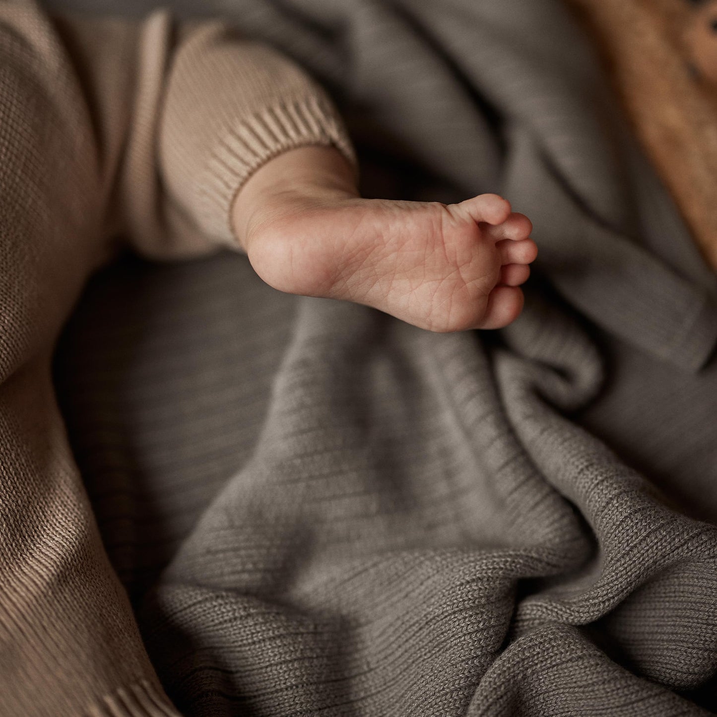 Knitted Organic Cotton Baby Blanket- Swaddle Blanket, 30" x 40" Soft Receiving Blanket for Newborn (Mochachino)