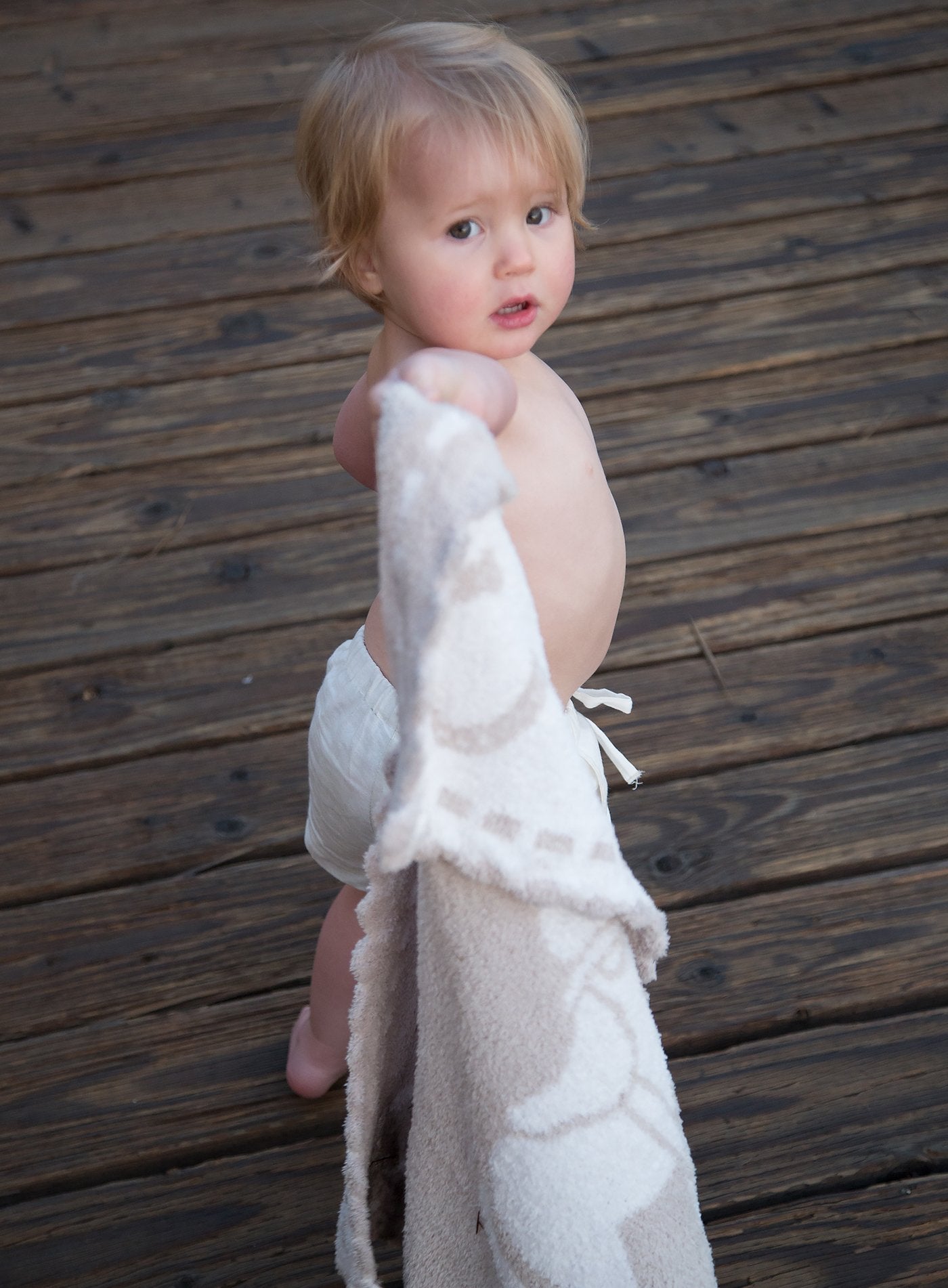 Barefoot Dreams CozyChic Scalloped Baby Receiving Blanket - Stone & Rocking Horse,Stone & White,30x32,CozyChic Scalloped Receiving Blanket